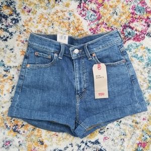 Brand new Levi's Women's Mom Shorts